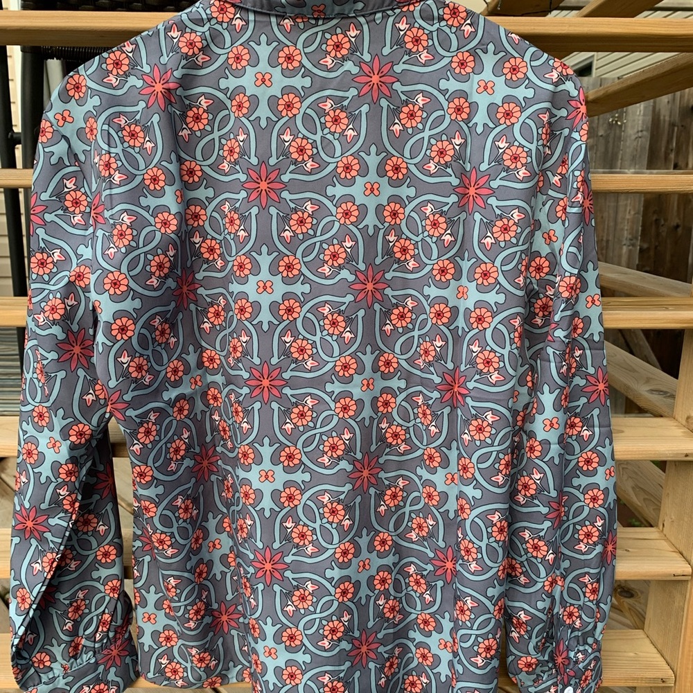 NWT Button up Blouse, size Large